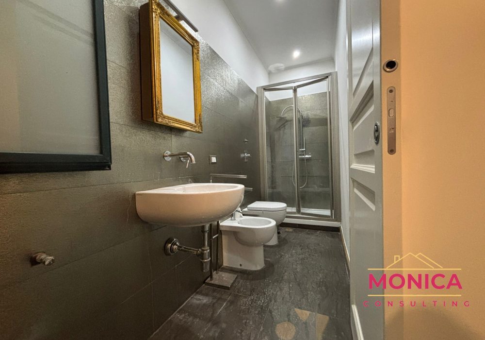 VIA SALVATORE LONERO 37