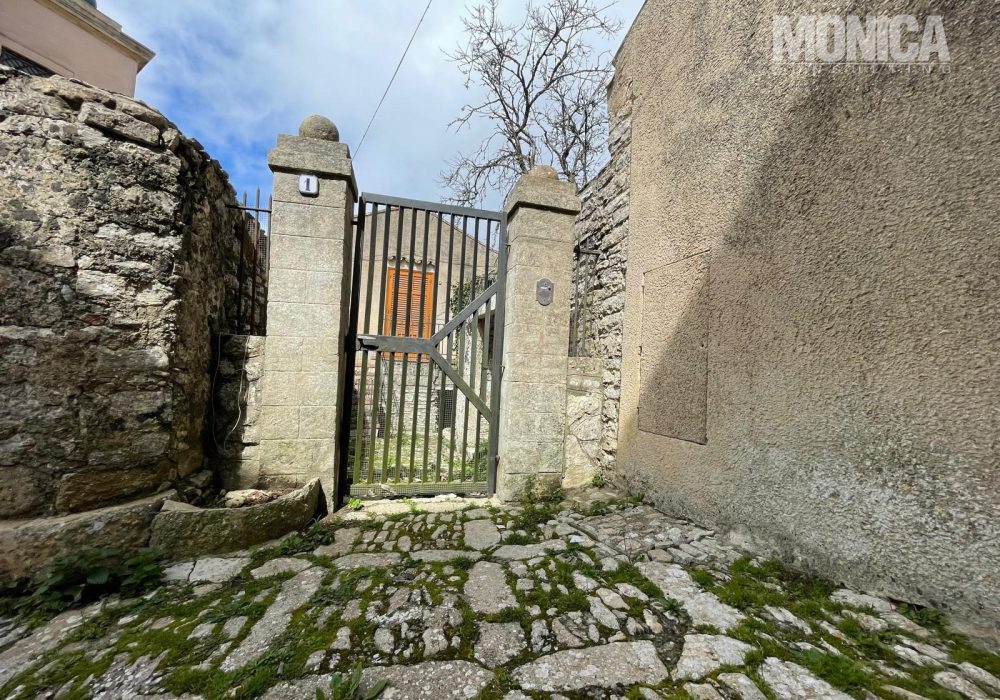 ERICE VETTA VIA CHIARAMONTE