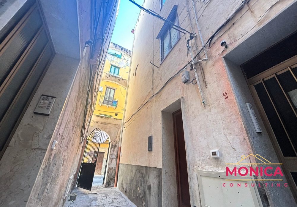 VIA CUSTONACI 60